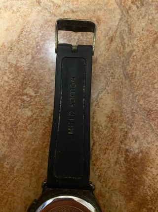 Reloj Calgary Negro y Dorado Hombre