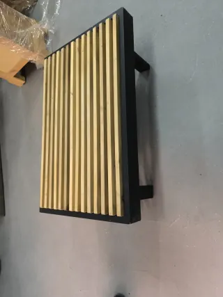 Mesita terraza pequeña madera y metal