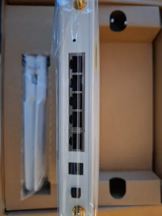 Router VPN D-Link en Caja