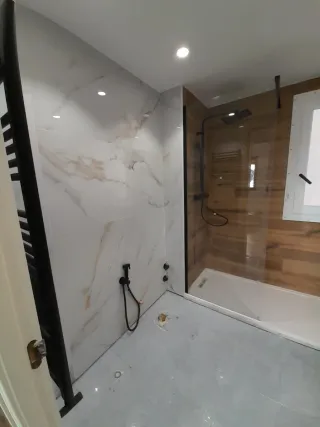 Servicios de alicatado y pintura profesional