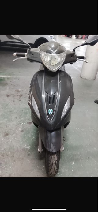 Moto 125cc PIAGGIO FLY