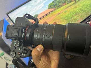 Cámara Sony A7 IV + lente 135mm