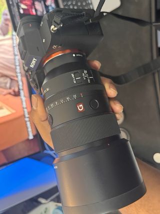 Cámara Sony A7 IV + lente 135mm