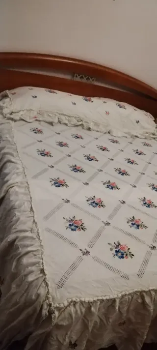 Colcha Lagartera Bordada a Mano