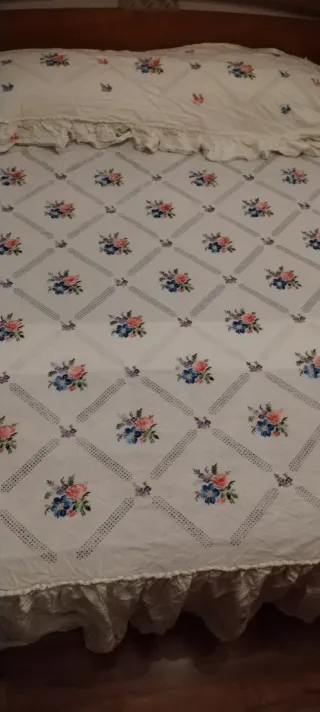 Colcha Lagartera Bordada a Mano