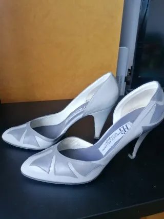 Zapatos talla 38 en piel.