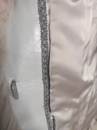 Pelliccia beige e grigia vintage. Originale