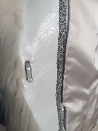 Pelliccia beige e grigia vintage. Originale