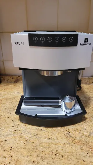 Cafetera Krups Nespresso C250