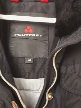 Plumífero Peuterey de Plumas y pelo auténtico.