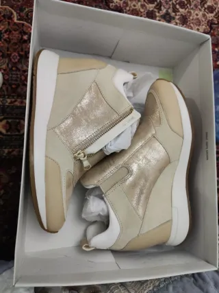 Geox sneakers numero 38 nuove di pelle