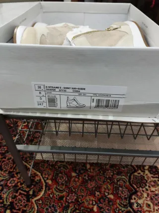 Geox sneakers numero 38 nuove di pelle