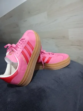 Adidas Gazelle rosas y rojas plataformas