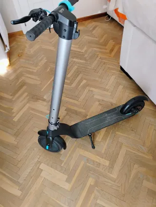 Patinete Eléctrico Cecotec 700W