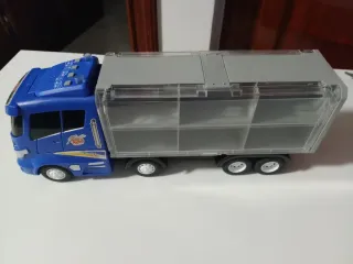 Dinosaurio Triceratops y . .. Preguntar precio