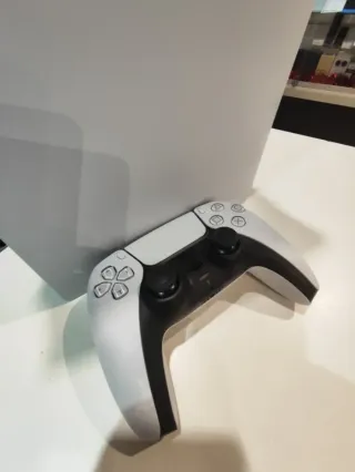 Sony PS5 Slim Edición Disco 1TB completa.