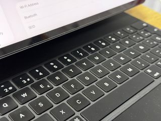 iPad Pro 12.9 5a Gen 128GB WiFi + Teclado