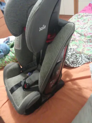 Silla de coche Joie de 0 a 36kilos con Isofix