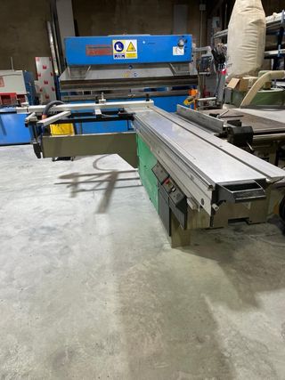 Escuadradora de madera y perfilería