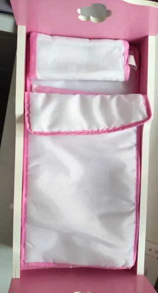 Cama para muñecos rosa con cajón