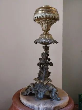 Candelabro antiguo de bronce