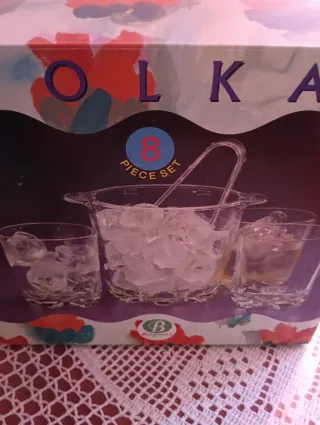 Juego cubitera y vasos de cristal