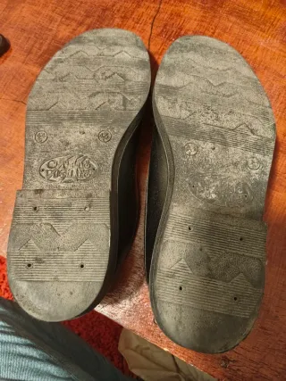 Zapatos Cutillas Puchaes Negras