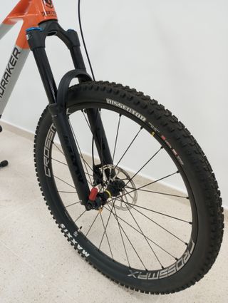 Bicicleta Mondraker Raze Carbon R TALLA M