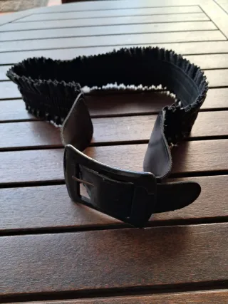 Cintura elastica nera con fibbia