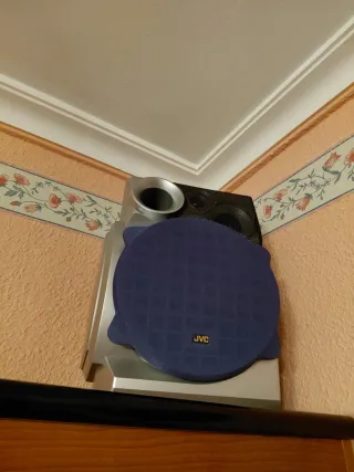 Equipo de música JVC con mueble