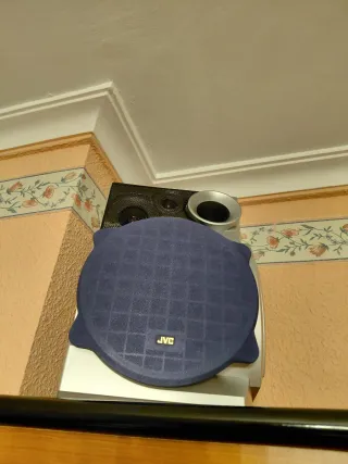 Equipo de música JVC con mueble