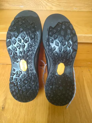 Botas montaña Bestard MESTRAL color rojo, talla 41