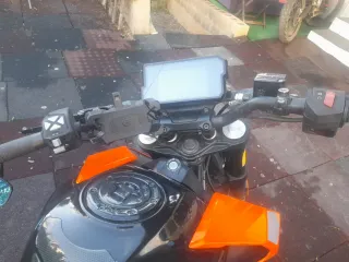 Moto KTM Naranja