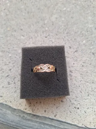 Anillo bañado en oro rozado parte de abajo