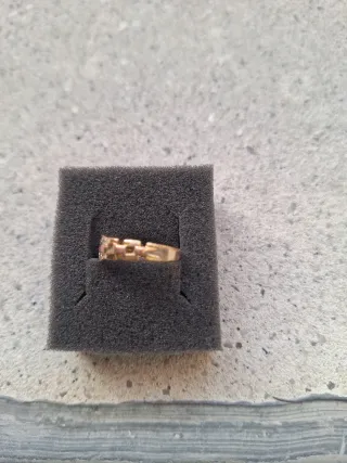 Anillo bañado en oro rozado parte de abajo