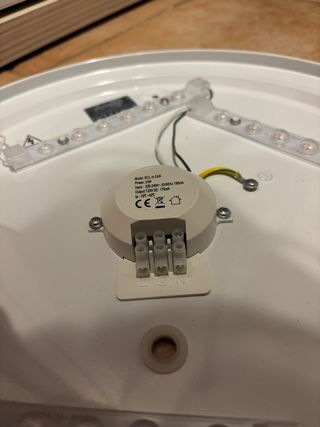 Lámpara LED tipo plafón de techo luz cálida