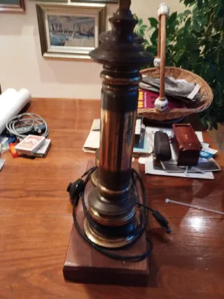 Lámpara de mesa Tiffany cristal y metal