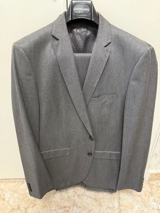 Dos trajes Zara,americana y pantalón,dos corbatas