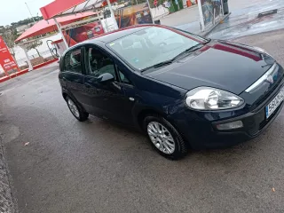 65.000 KM - FIAT Punto Evo 1.4 DYNAMIC 77Cv 2010 -