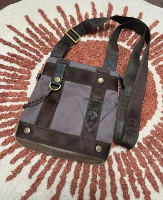 Borsa Guess marrone e grigia