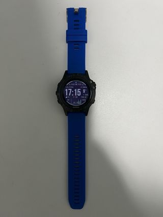 Reloj Garmin Fenix 5 negro con protector pantalla.