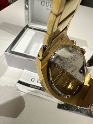 Reloj Guess original cristales Swarovski – Dorado