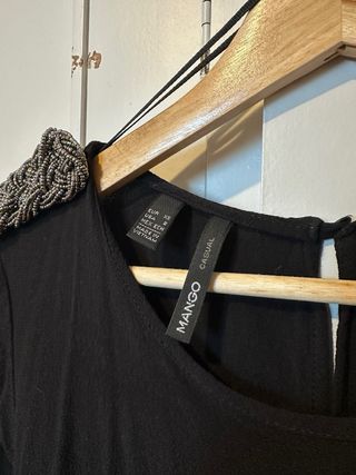 Vestido Mango negro con detalles. Tengo una 38