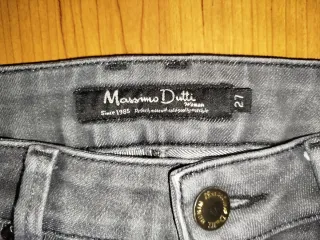 Pantalón vaquero Massimo Dutti gris