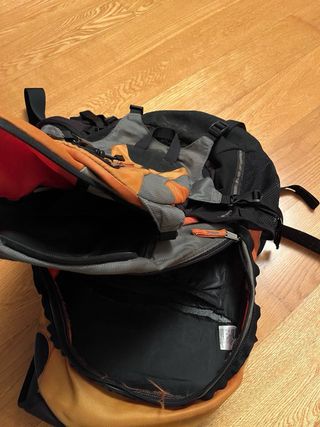 Mochila Artiach Montaña 25-30L Gris/Naranja