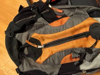 Mochila Artiach Montaña 25-30L Gris/Naranja