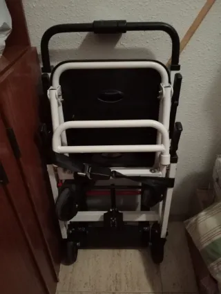 Silla salvaescaleras eléctrica tipo oruga