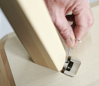 Mesa IKEA de madera clara – muy buen estado