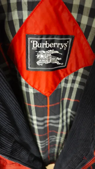 Vintage Burberry parka roja, forro check, pana L