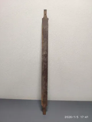 Sierra de carpintero antigua